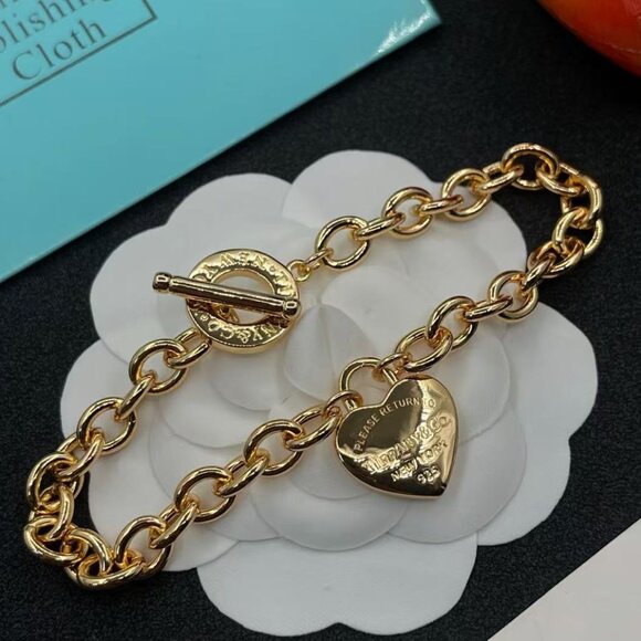 ❤️Tiffany & Co.Golden Heart bracelet❤️ - Picture 2 of 6